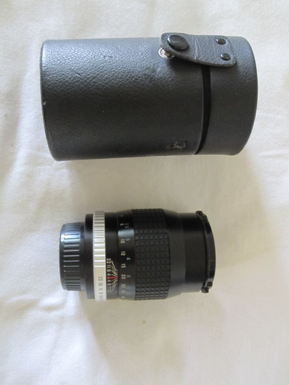 Hoya HMC Tele-Auto Camera Lens w/ Case- f=135mm, 1:2:8, 52